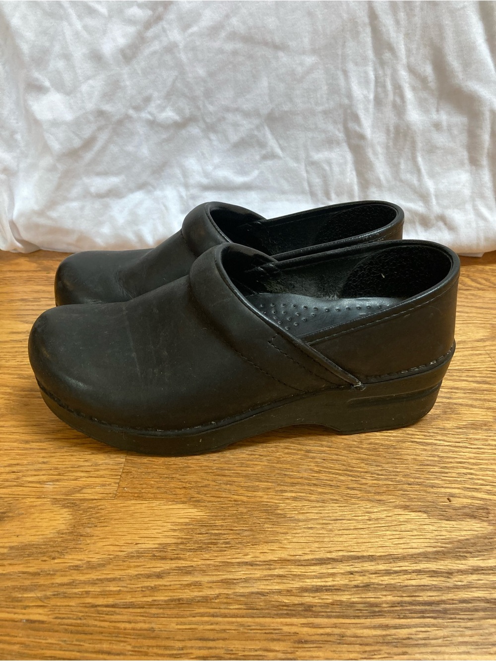 Dansko clogs sz 37/6.5 waxed black
